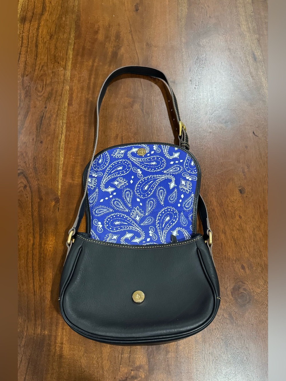 Dooney & Bourke Western Horseshoe Saddle Bag Black - Picture 3 of 9